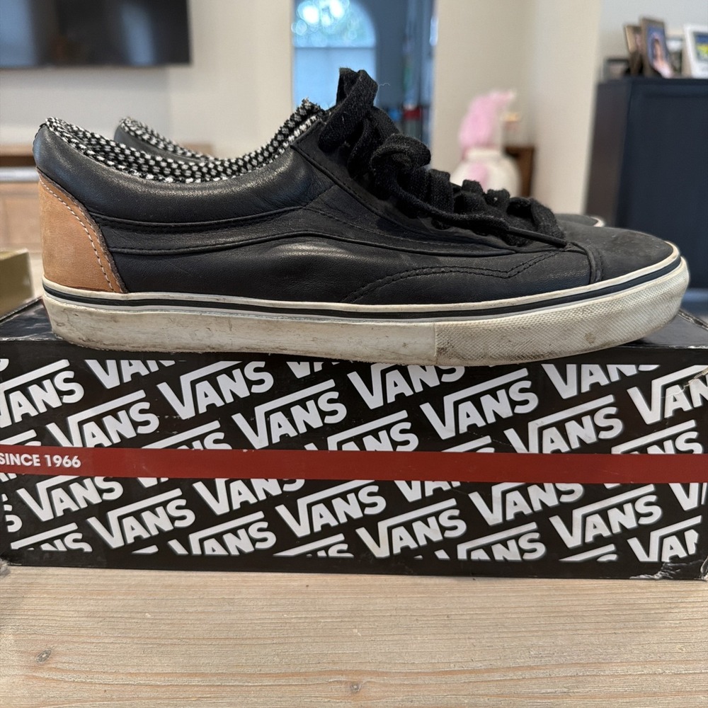 Size 10 FW08 Supreme Vans Old School Black